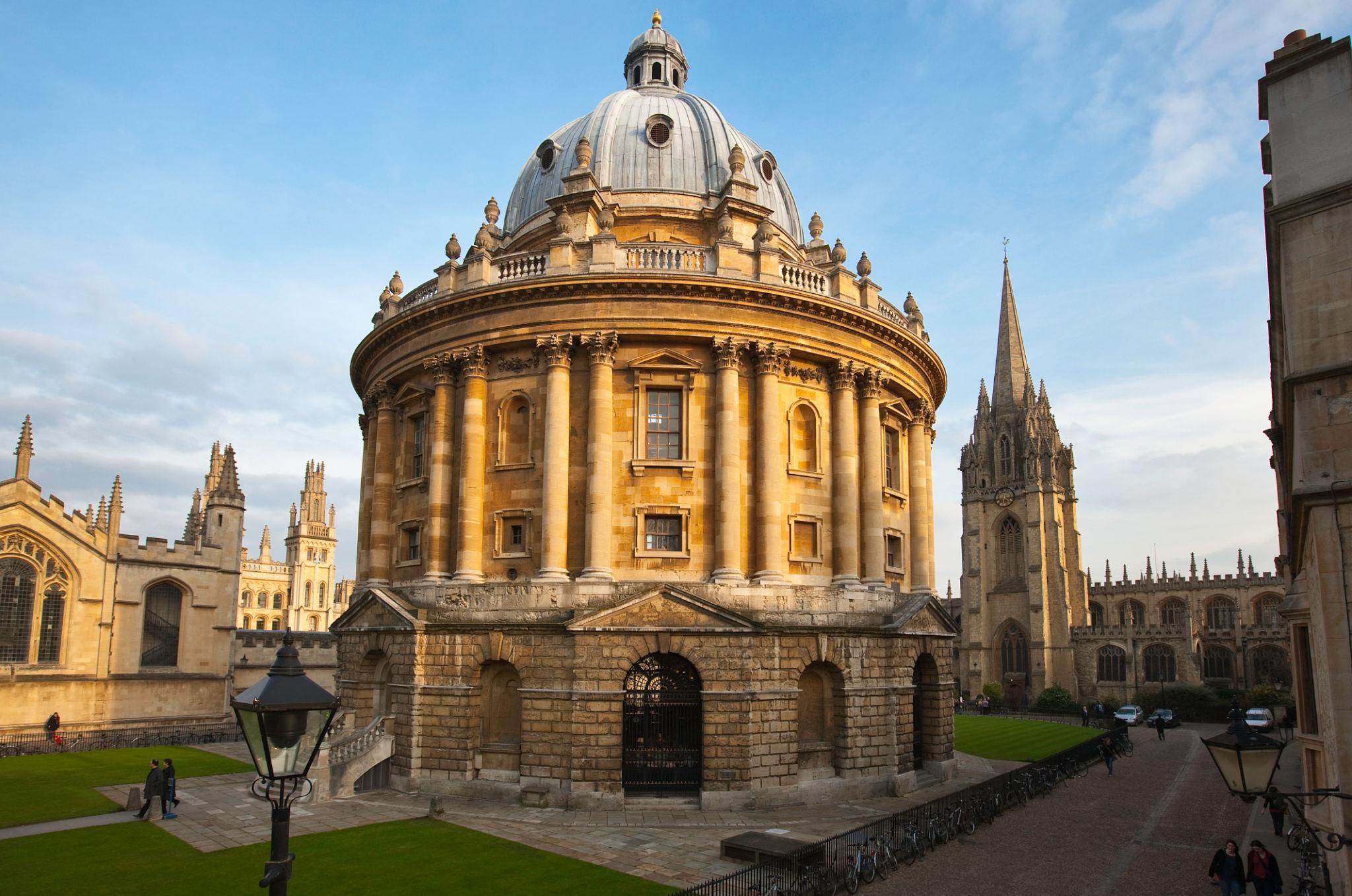 Bachelors Degree in UK for Indian Students