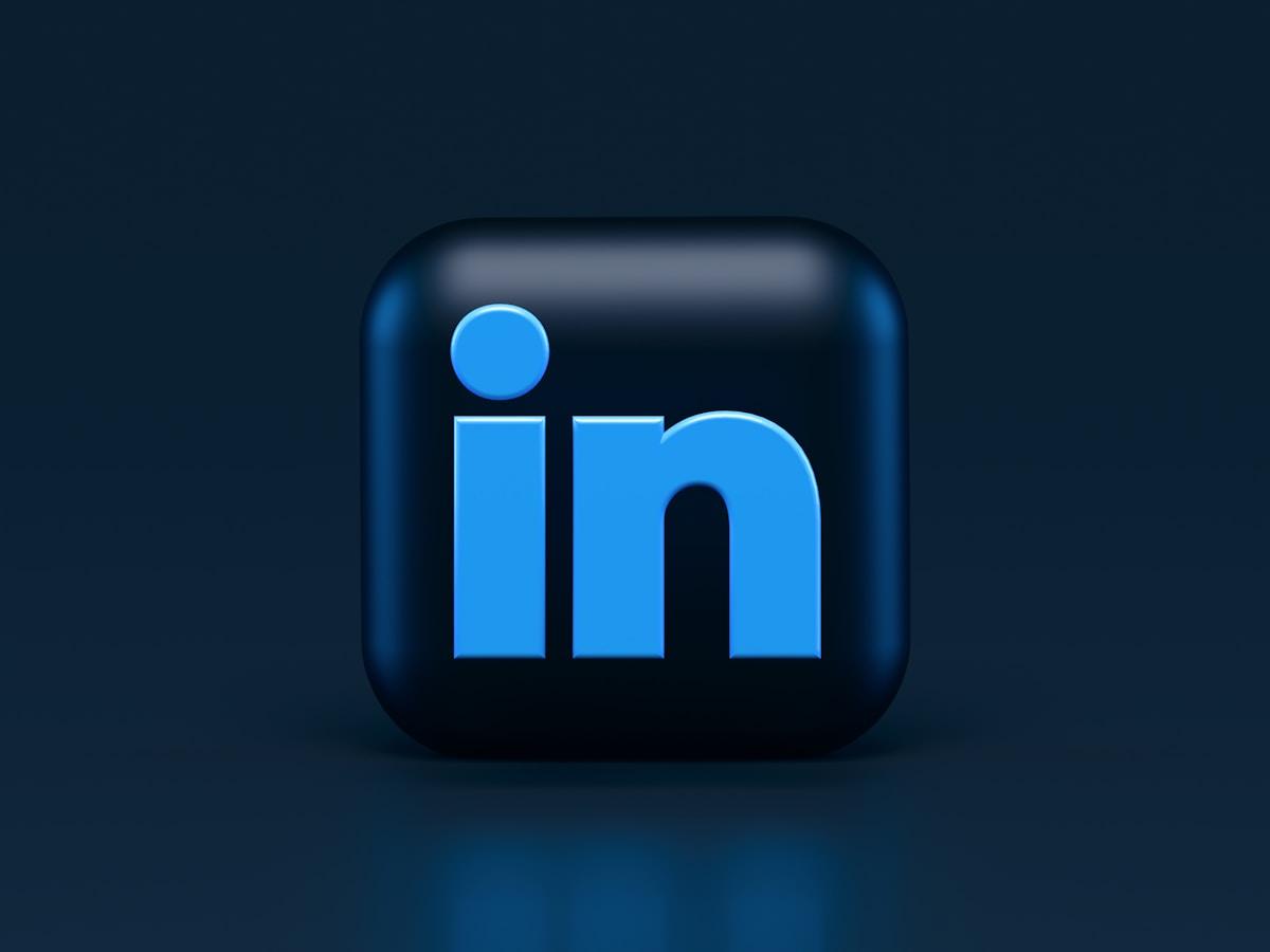 Building a Professional LinkedIn Profile for Indian Students Applying Abroad